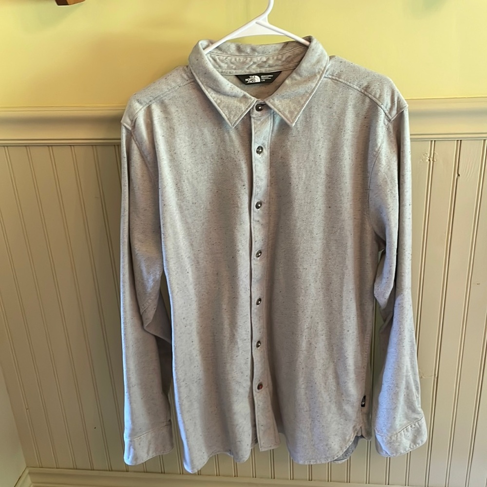 The North Face Botton Down Long Sleeve Men’s Large